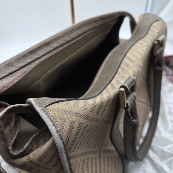 Givenchy Elegant Beige Designer Boston Shoulder Bag - Picture 12 of 12